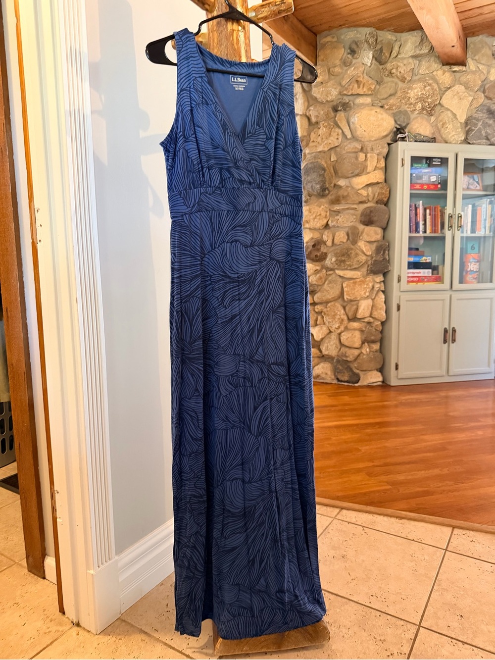 L.L. Bean Blue Printed Sleeveless V‑Neck Maxi Dress